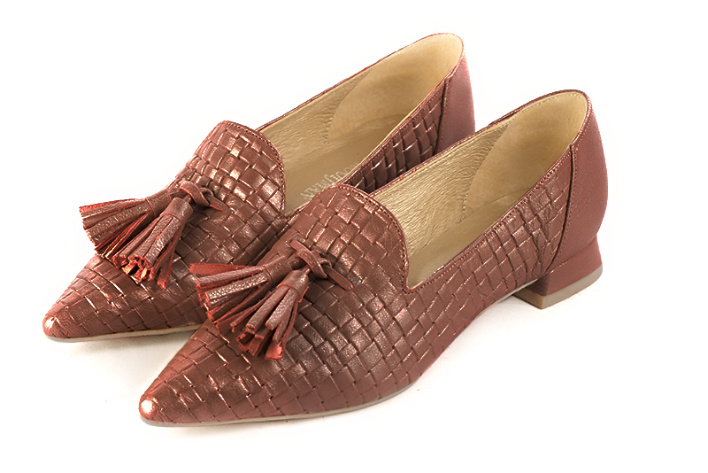 Terracotta orange women's loafers with pompons. Pointed toe. Flat flare heels. Front view - Florence KOOIJMAN